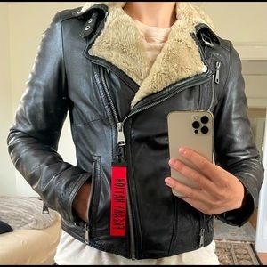 Like new leather jacket. Worn only once. Realized it’s just not my style.